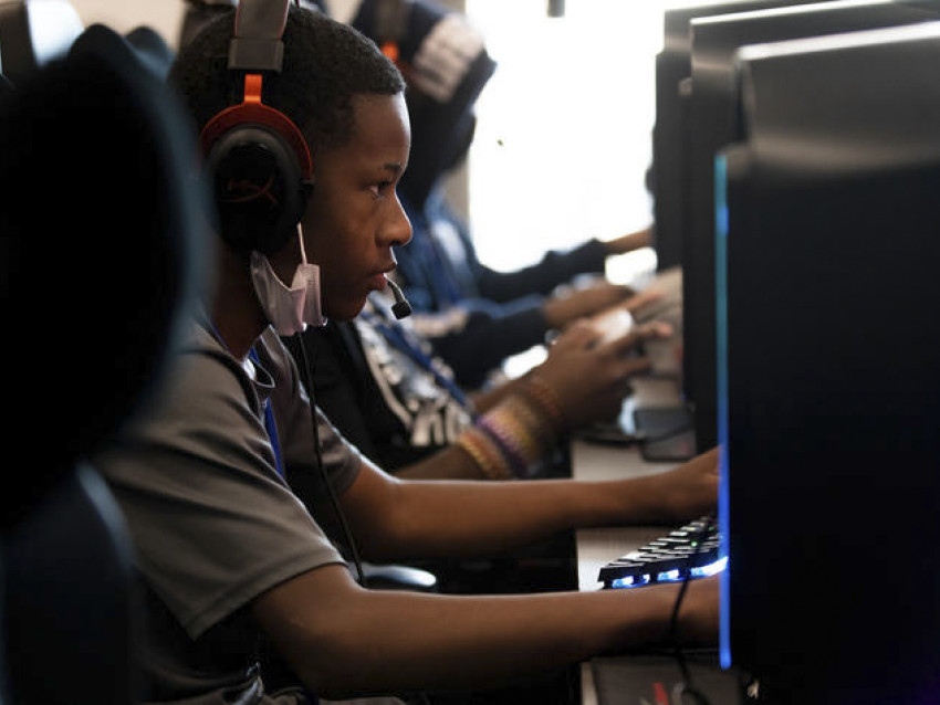 Esports Camp UKNOW